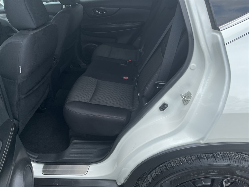 2017 Nissan Rogue - $12,995