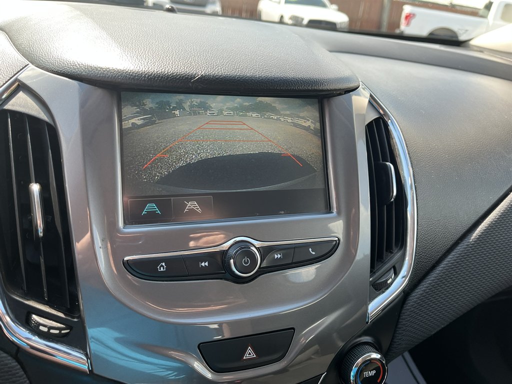 2018 Chevrolet Cruze - $11,995