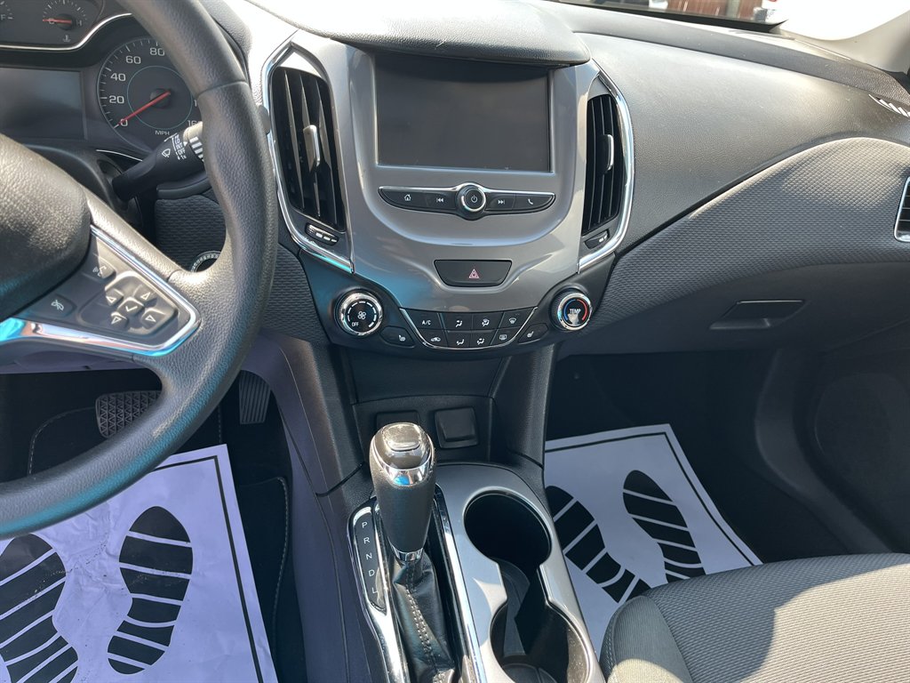 2018 Chevrolet Cruze - $11,995