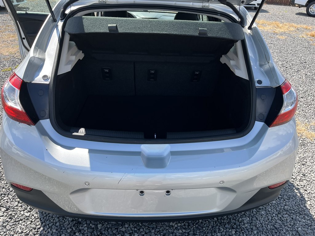 2018 Chevrolet Cruze - $11,995