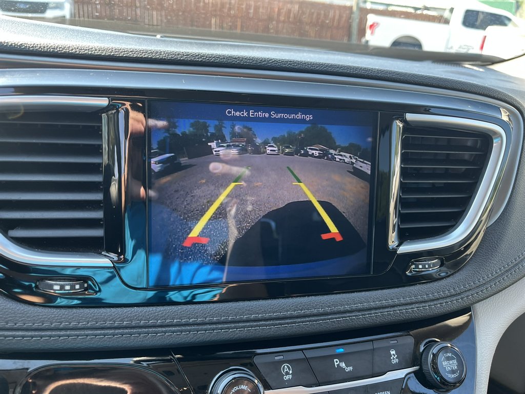 2018 Chrysler Pacifica - $17,995