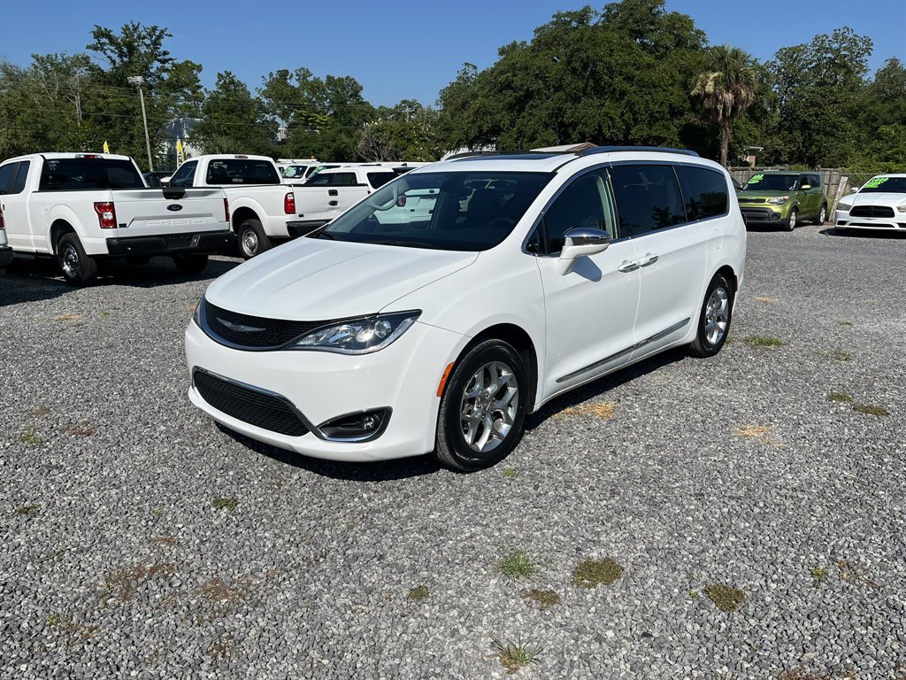 2018 Chrysler Pacifica - $17,995