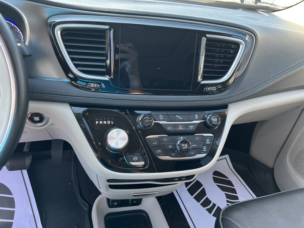 2018 Chrysler Pacifica - $17,995