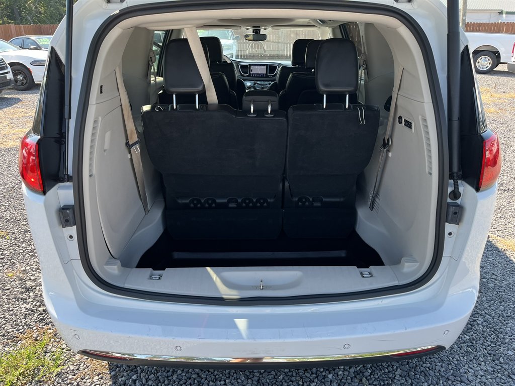 2018 Chrysler Pacifica - $17,995