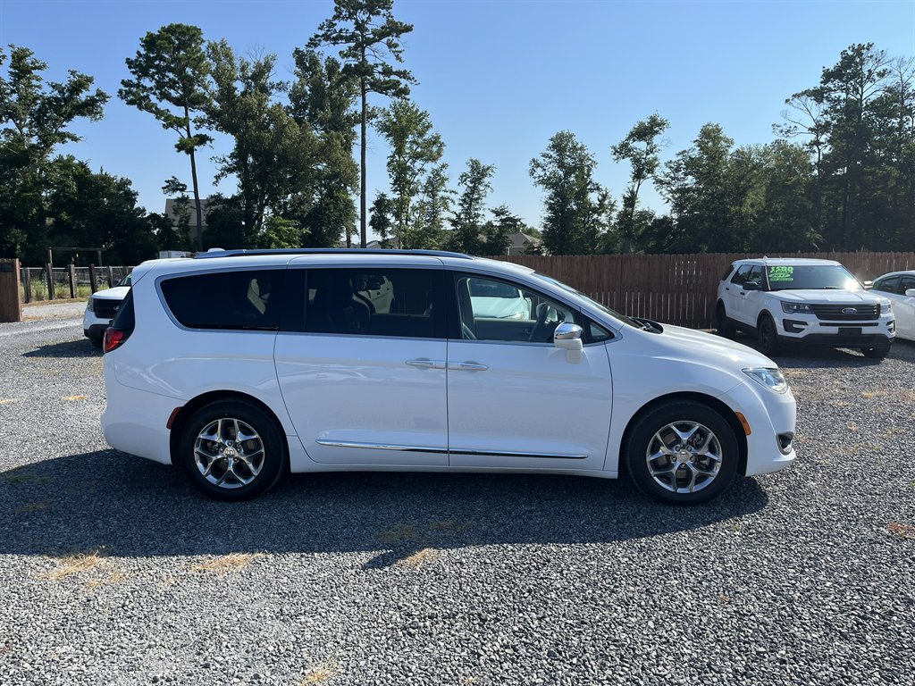 2018 Chrysler Pacifica - $17,995