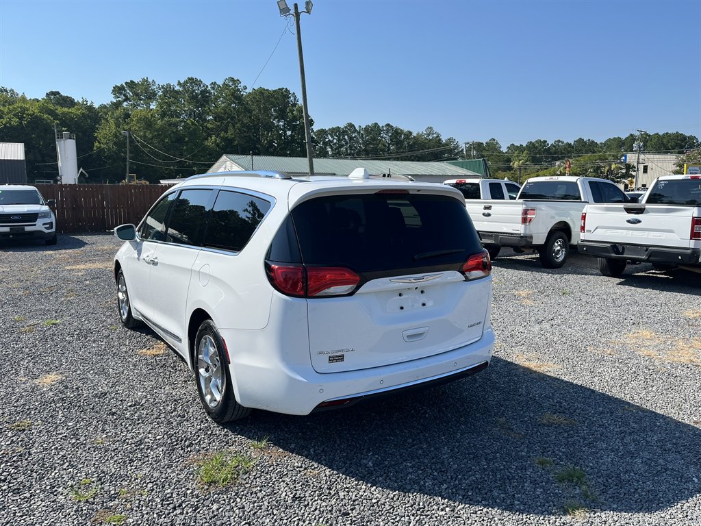 2018 Chrysler Pacifica - $17,995