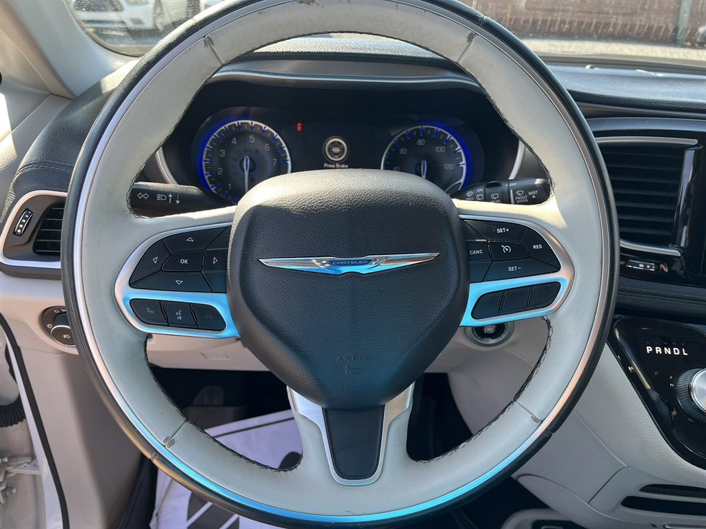 2018 Chrysler Pacifica - $17,995