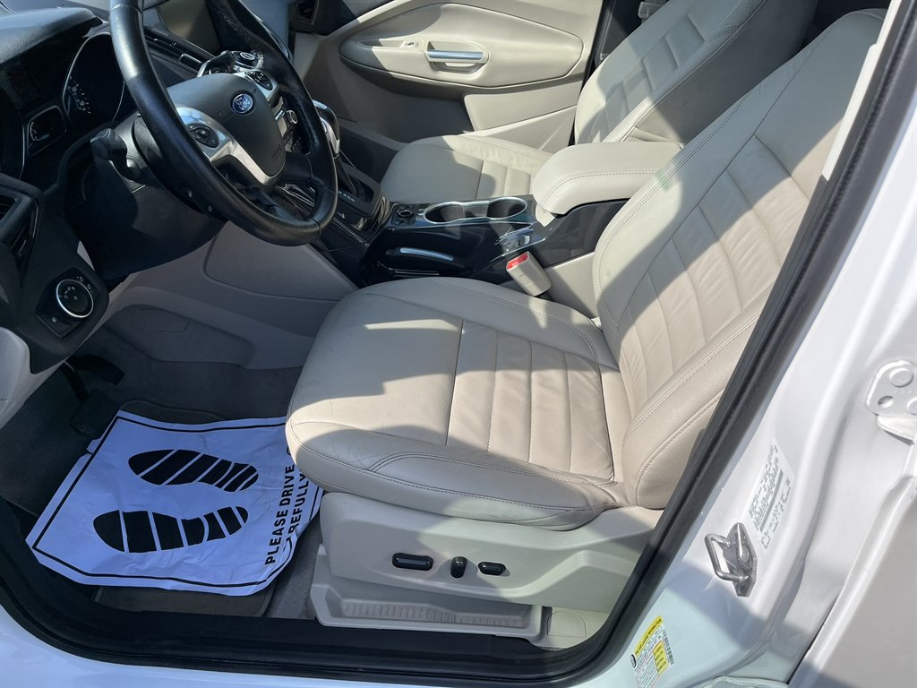 2015 Ford Escape - $10,995