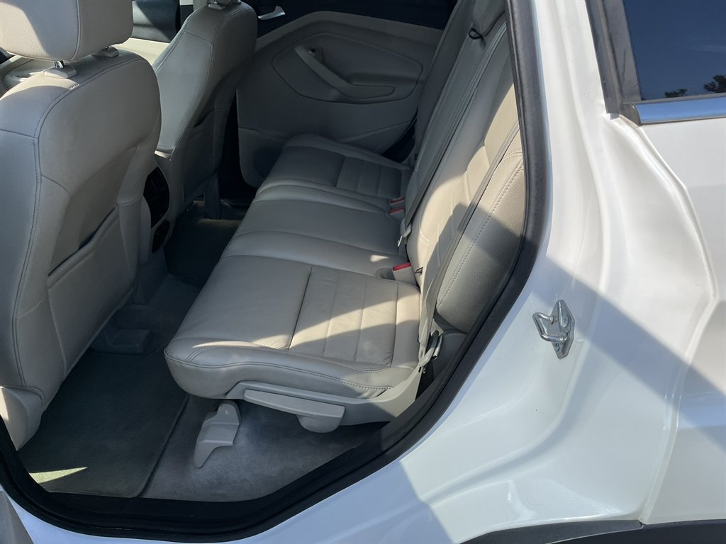 2015 Ford Escape - $10,995