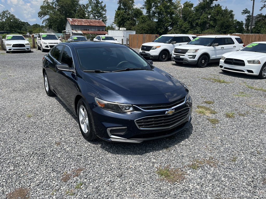 2017 Chevrolet Malibu - $13,995