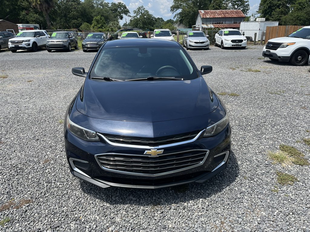 2017 Chevrolet Malibu - $13,995