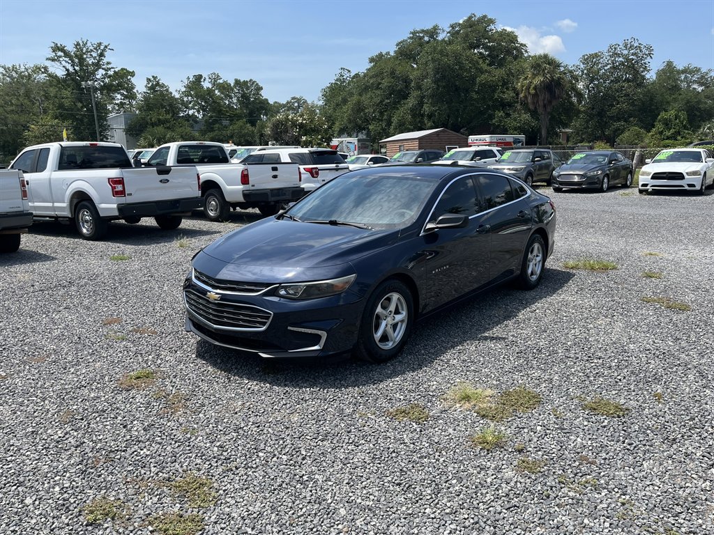 2017 Chevrolet Malibu - $13,995