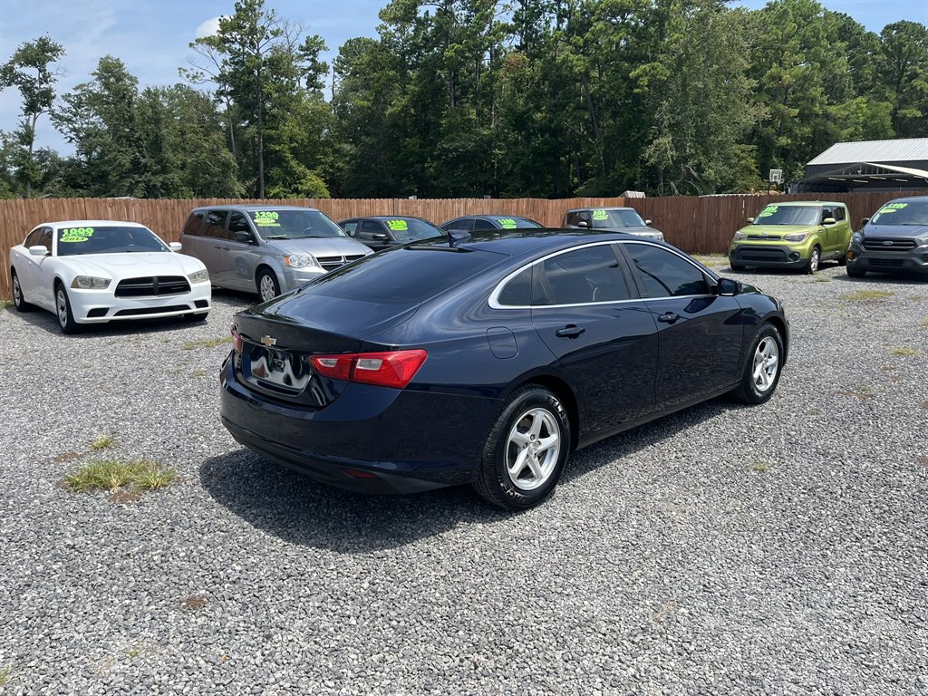 2017 Chevrolet Malibu - $13,995