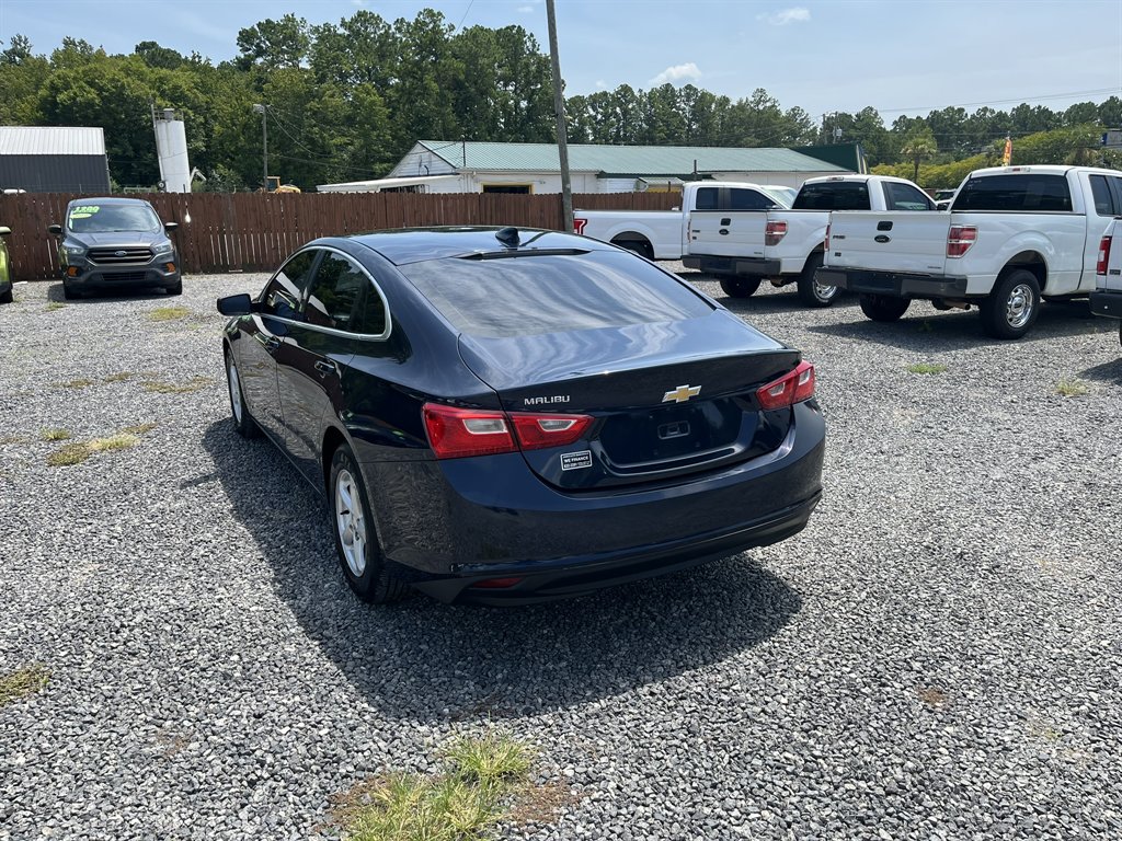2017 Chevrolet Malibu - $13,995