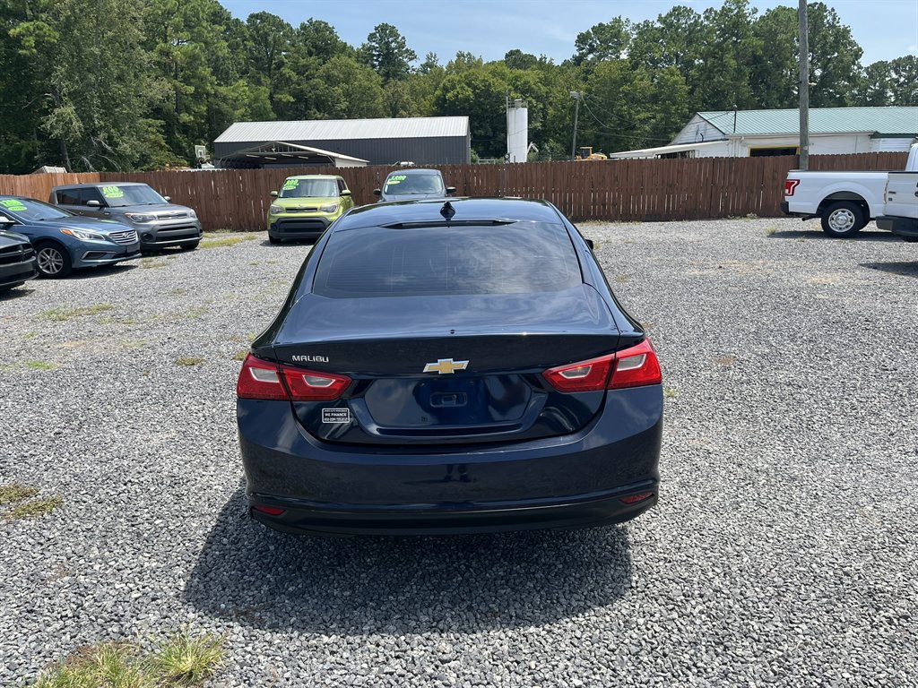 2017 Chevrolet Malibu - $13,995