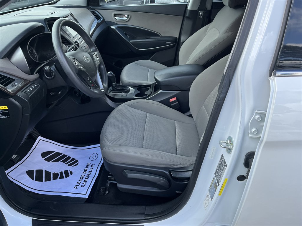 2017 Hyundai Santa Fe - $11,995