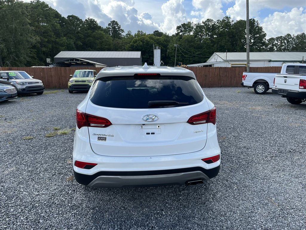 2017 Hyundai Santa Fe - $11,995