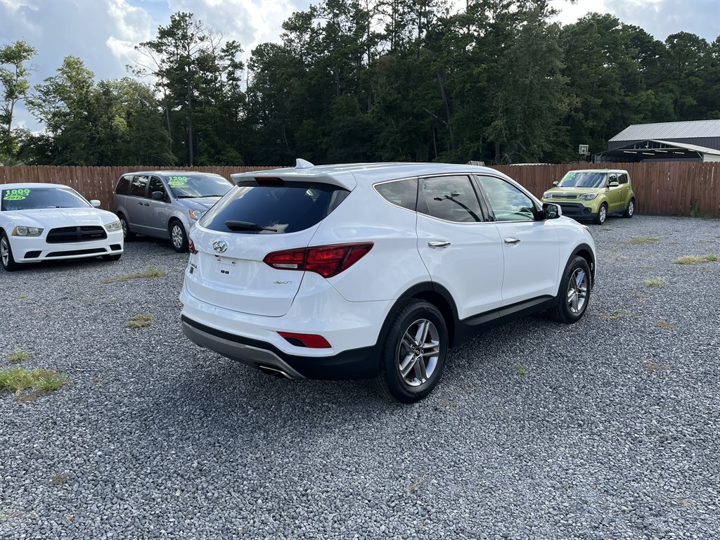 2017 Hyundai Santa Fe - $11,995