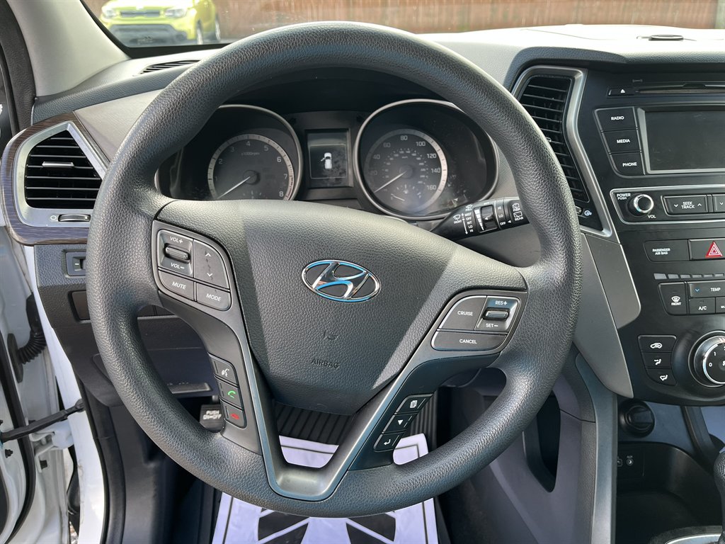 2017 Hyundai Santa Fe - $11,995