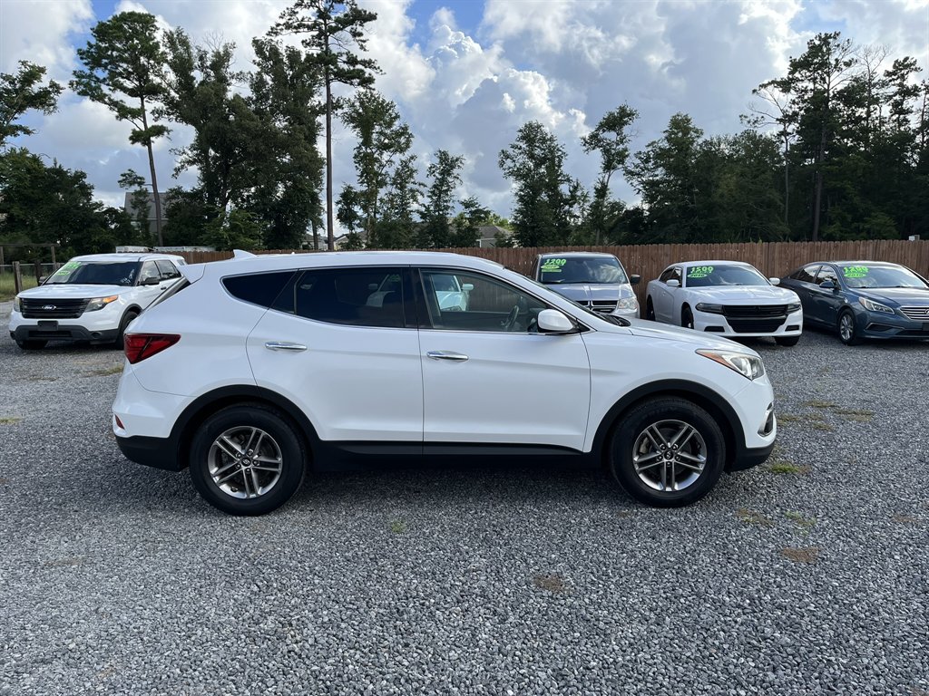 2017 Hyundai Santa Fe - $11,995