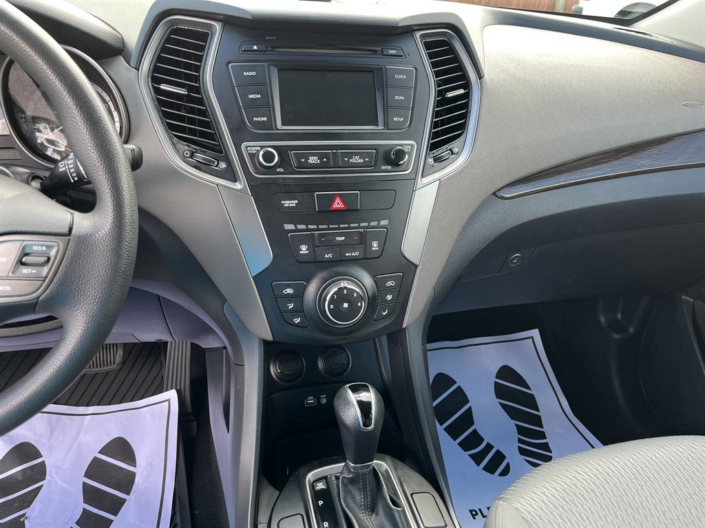 2017 Hyundai Santa Fe - $11,995
