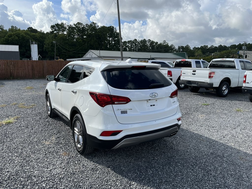 2017 Hyundai Santa Fe - $11,995