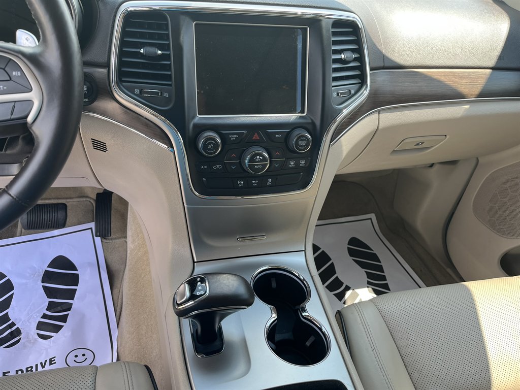 2015 Jeep Cherokee - $16,995