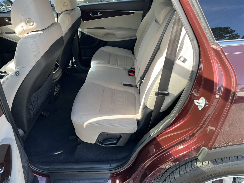 2017 Kia Sorento - $14,995