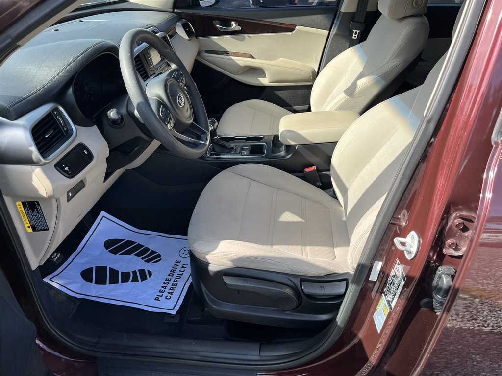 2017 Kia Sorento - $14,995