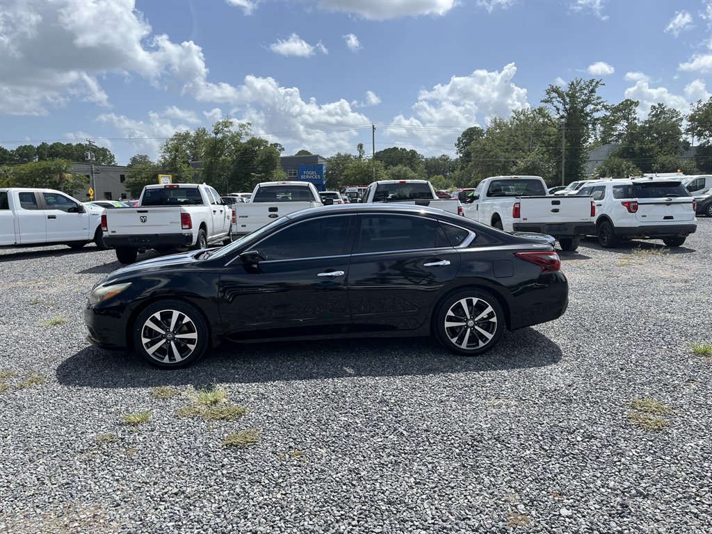 2017 Nissan Altima - $11,995