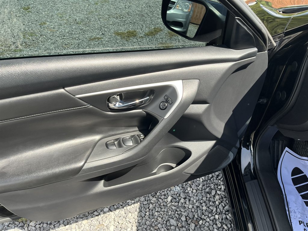 2017 Nissan Altima - $11,995