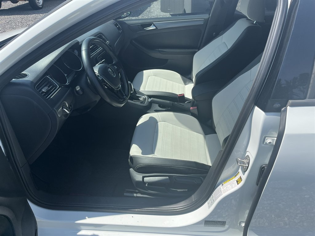 2016 Volkswagen Jetta - $11,995