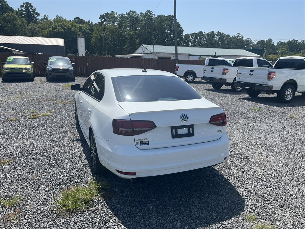 2016 Volkswagen Jetta - $11,995