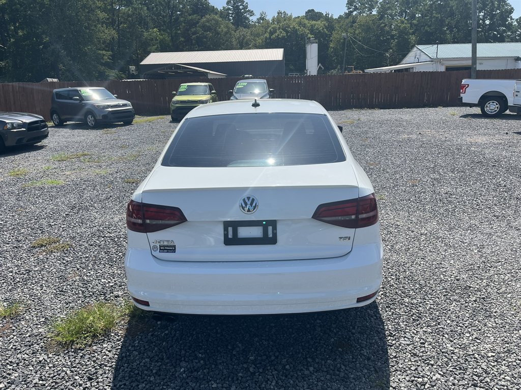 2016 Volkswagen Jetta - $11,995