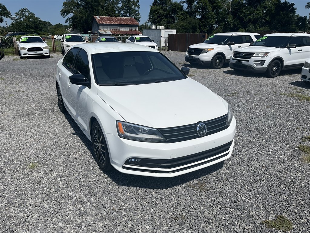 2016 Volkswagen Jetta - $11,995