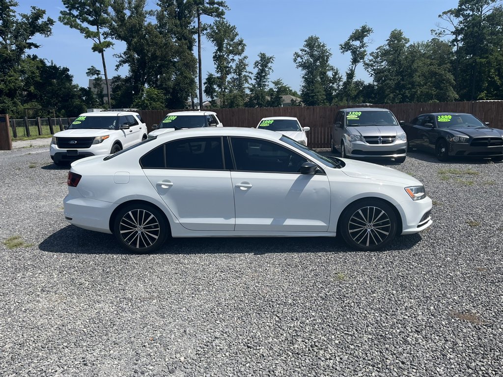 2016 Volkswagen Jetta - $11,995