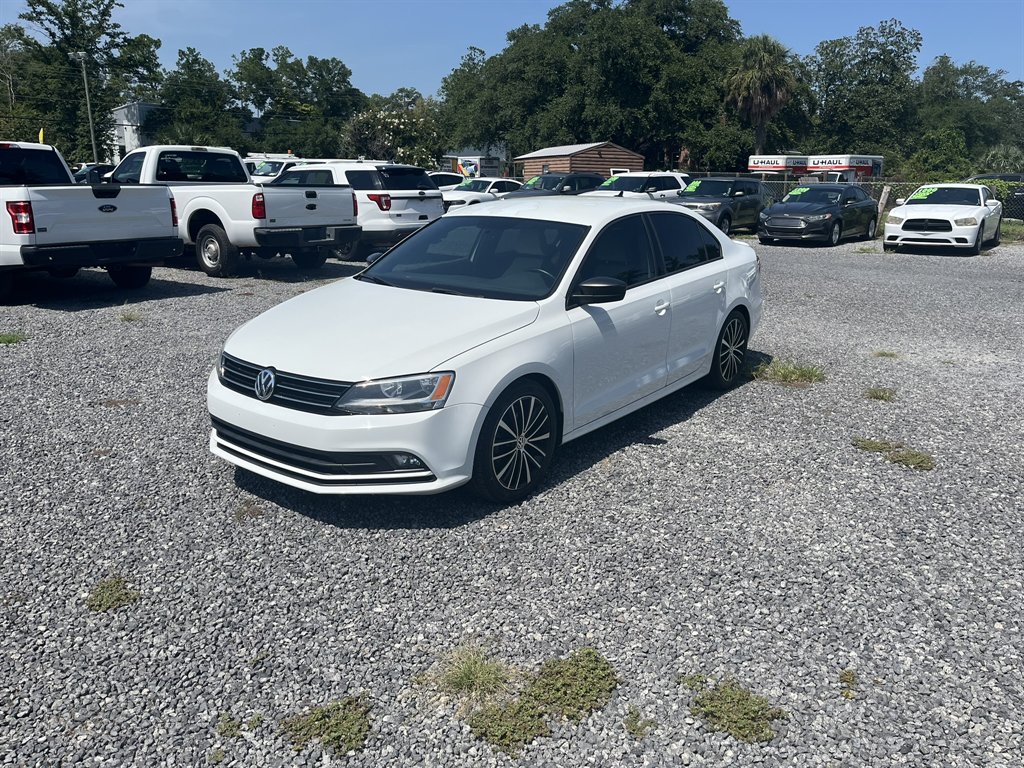 2016 Volkswagen Jetta - $11,995