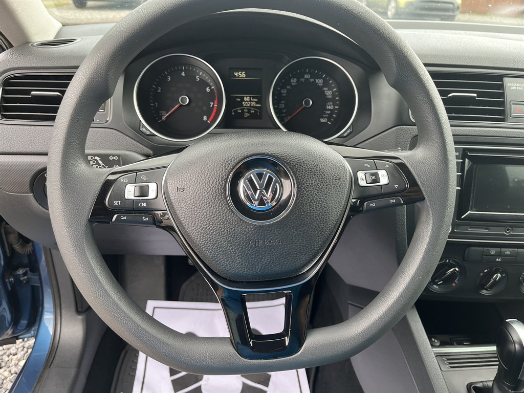 2016 Volkswagen Jetta - $12,995