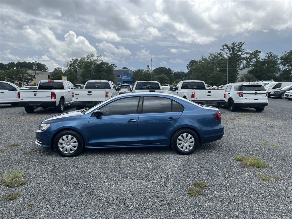 2016 Volkswagen Jetta - $12,995