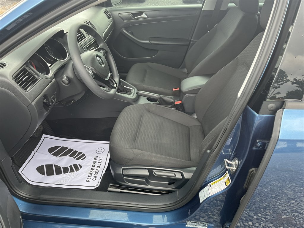 2016 Volkswagen Jetta - $12,995