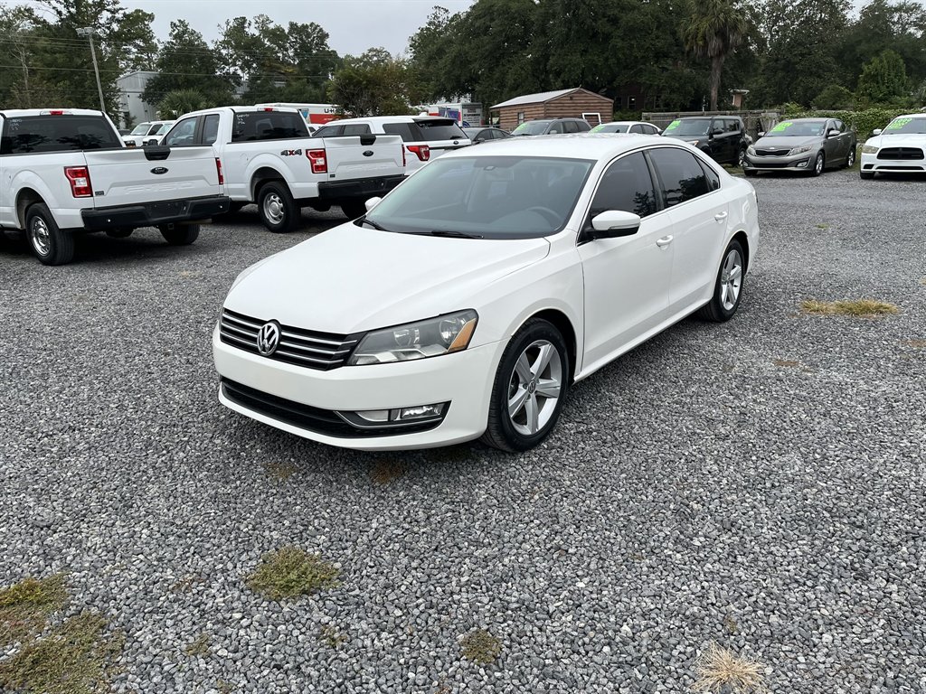 2015 Volkswagen Passat - $11,995