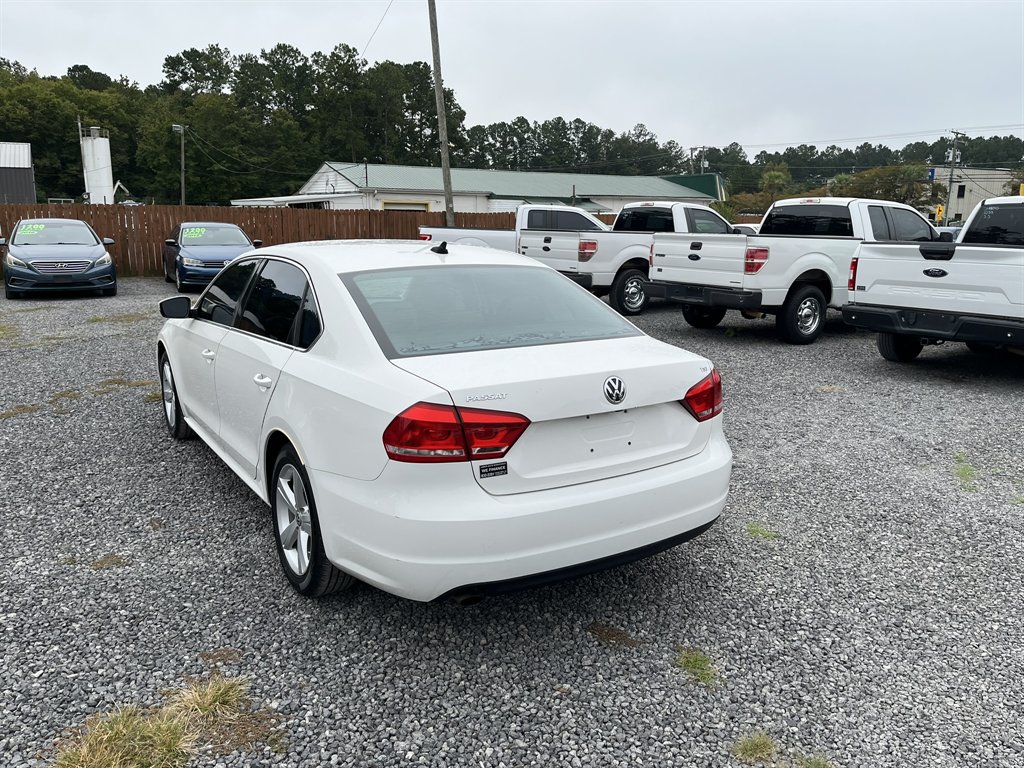 2015 Volkswagen Passat - $11,995