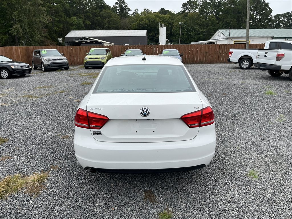 2015 Volkswagen Passat - $11,995