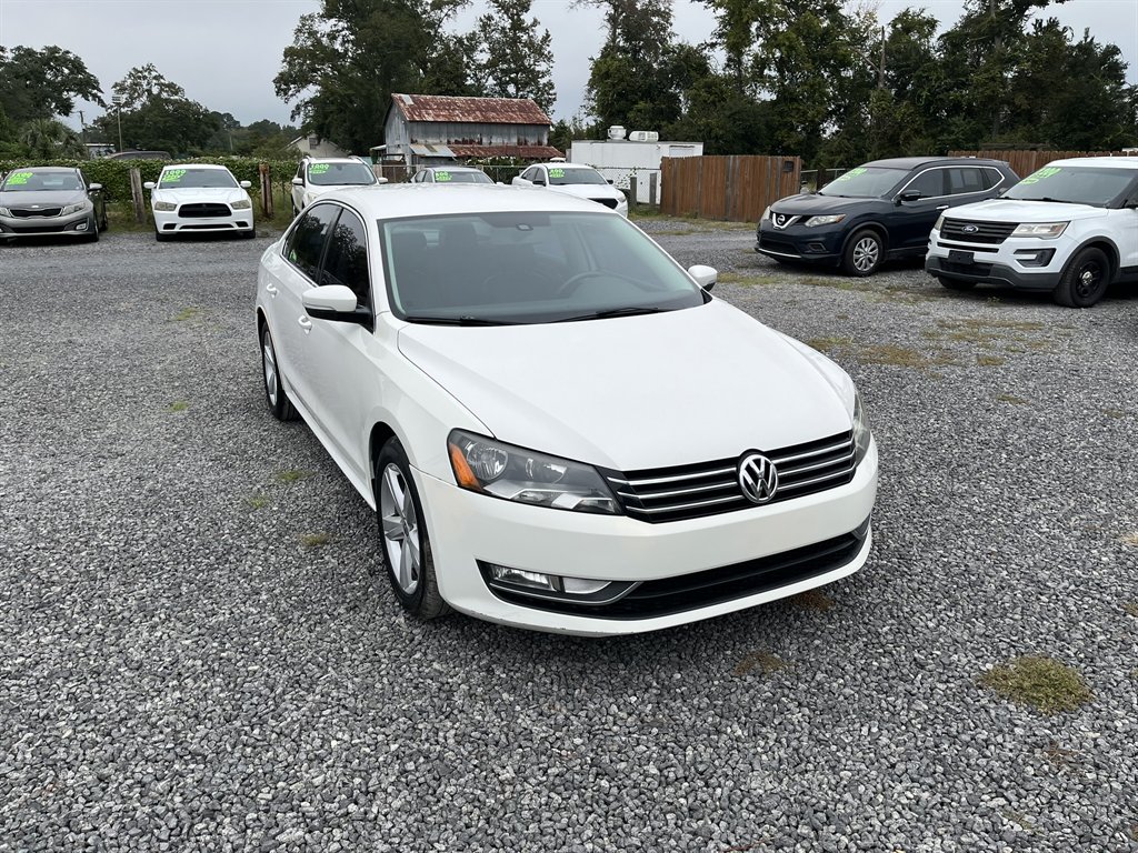 2015 Volkswagen Passat - $11,995