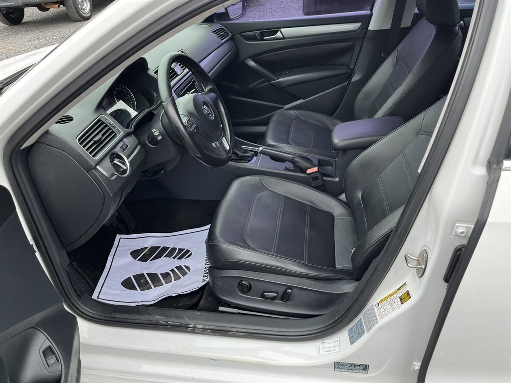 2015 Volkswagen Passat - $11,995