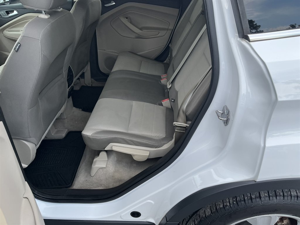2015 Ford Escape - $9,995