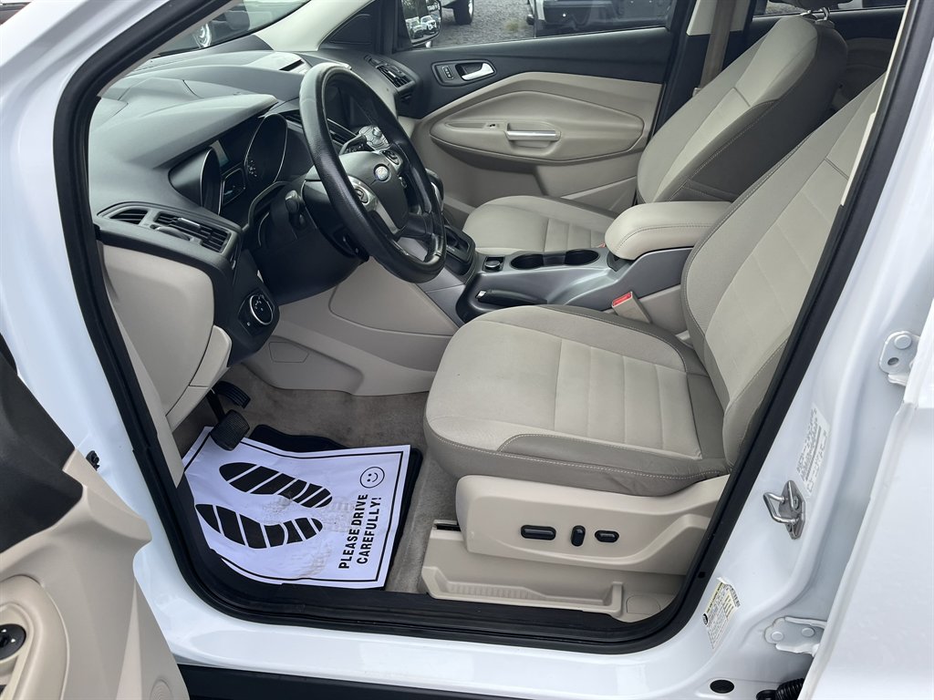 2015 Ford Escape - $9,995