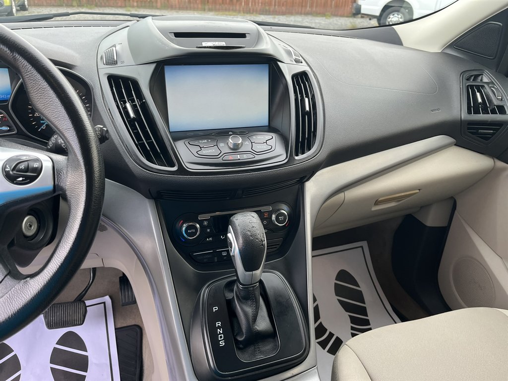 2015 Ford Escape - $9,995