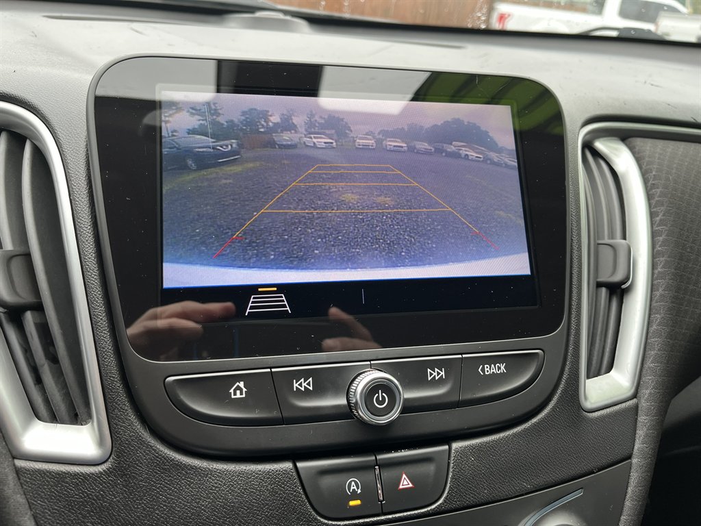 2020 Chevrolet Malibu - $16,995