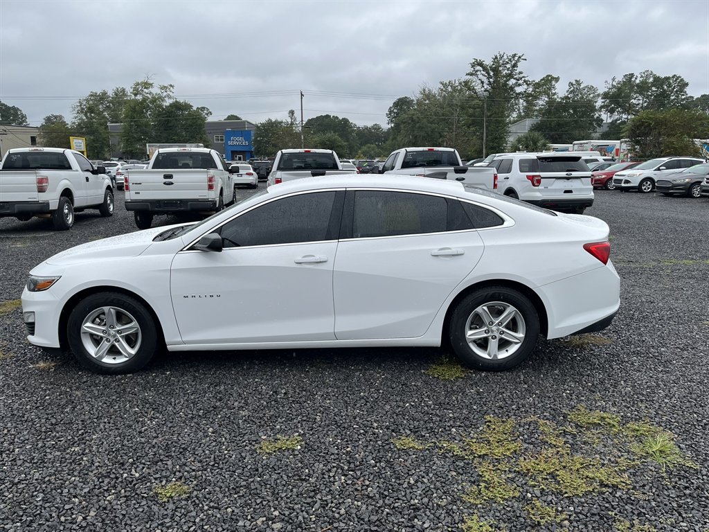 2020 Chevrolet Malibu - $16,995